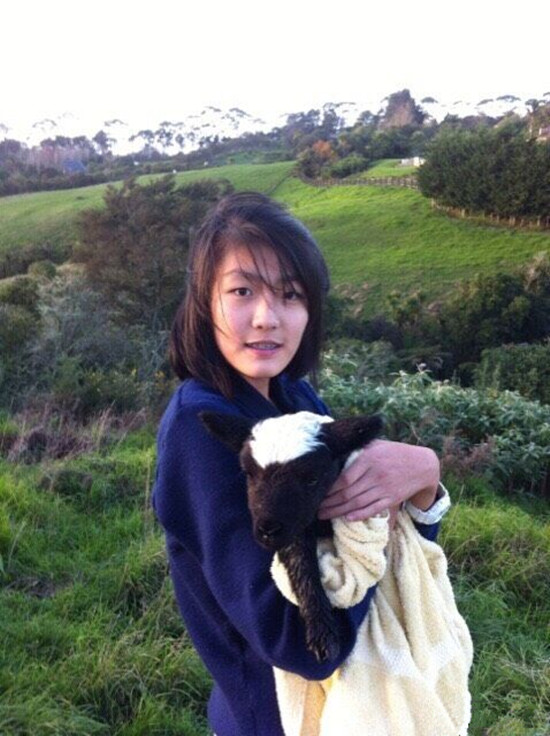 "女富豪"方芸:带着儿子嫁给"元芳"张子健,一家四口生活甜蜜