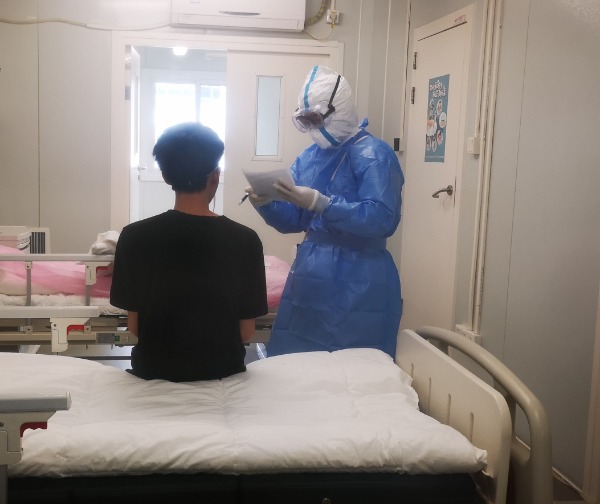 探访北京地坛医院隔离病区一线:"患者就是我们的亲人"