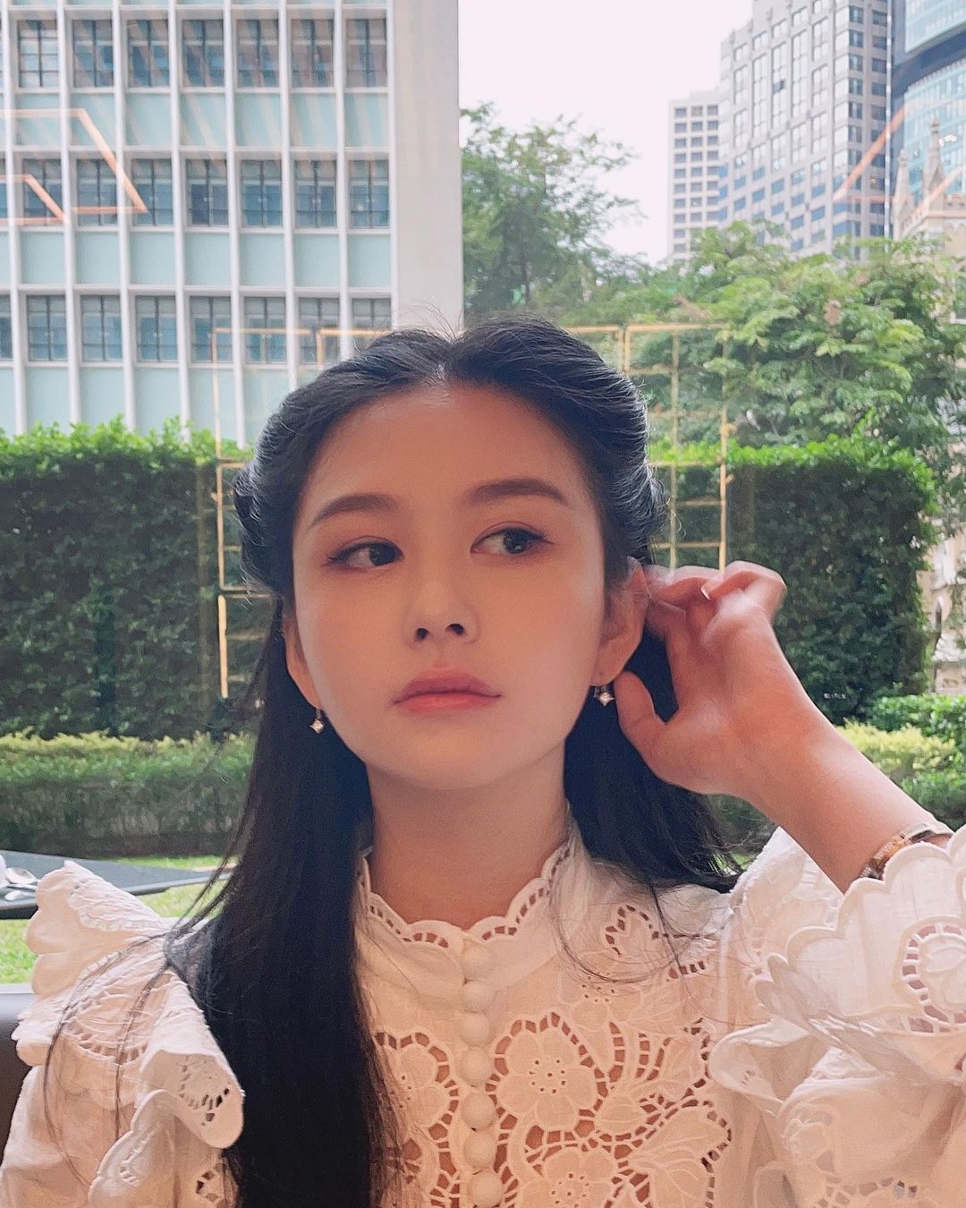 星二代沈月22岁生日照曝光火爆网络,从内向少女成为开朗模特