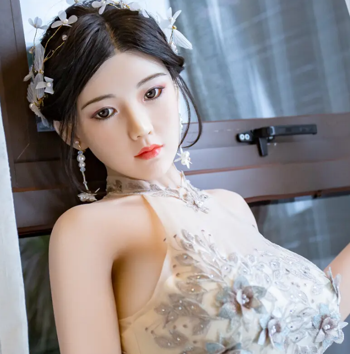 ai写故事:小伙没钱娶老婆,花光10万积蓄买女机器人,竟出奇好用