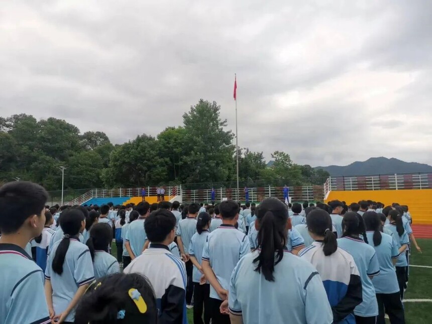 江西玉山县紫湖初中开展防溺水安全宣讲活动