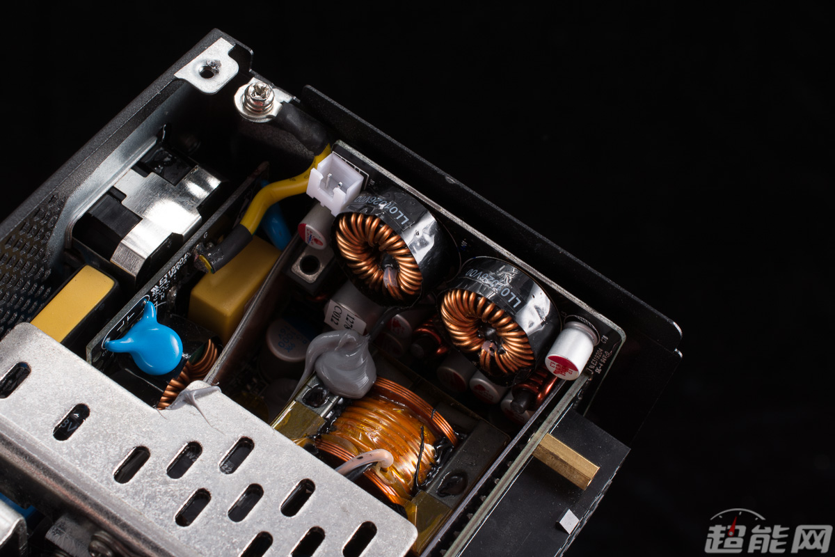 酷冷至尊v750 sfx gold电源评测:虽盈盈一握,但实力出众