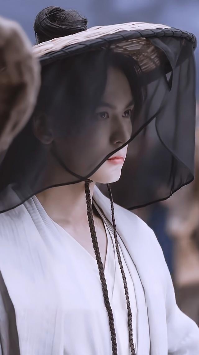 《山河令》关了滤镜后,张哲瀚胡渣和都清晰可见,龚俊变化不大