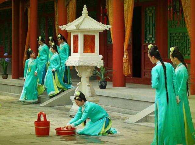 武则天背后的女人,唐代第一才女,上官婉儿凭什么号称巾帼宰相?