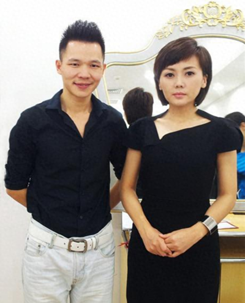 回顾央视著名主持人柴璐追梦路上有眼泪曾公开征婚46岁仍未婚