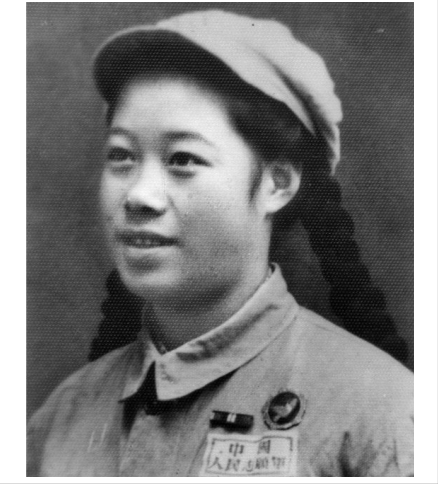 身体真能挡住机枪吗?黄继光的事迹被质疑夸大,女卫生员含泪澄清