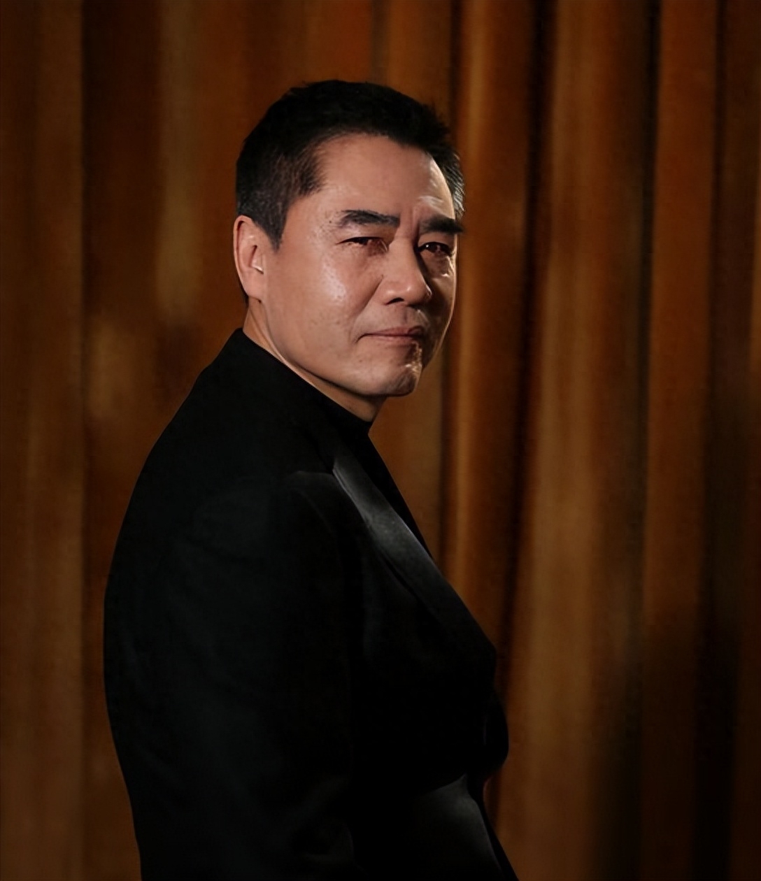 在这个浮躁喧嚣的时代,陈宝国的影视成就是众多演员望尘莫及的,但他的