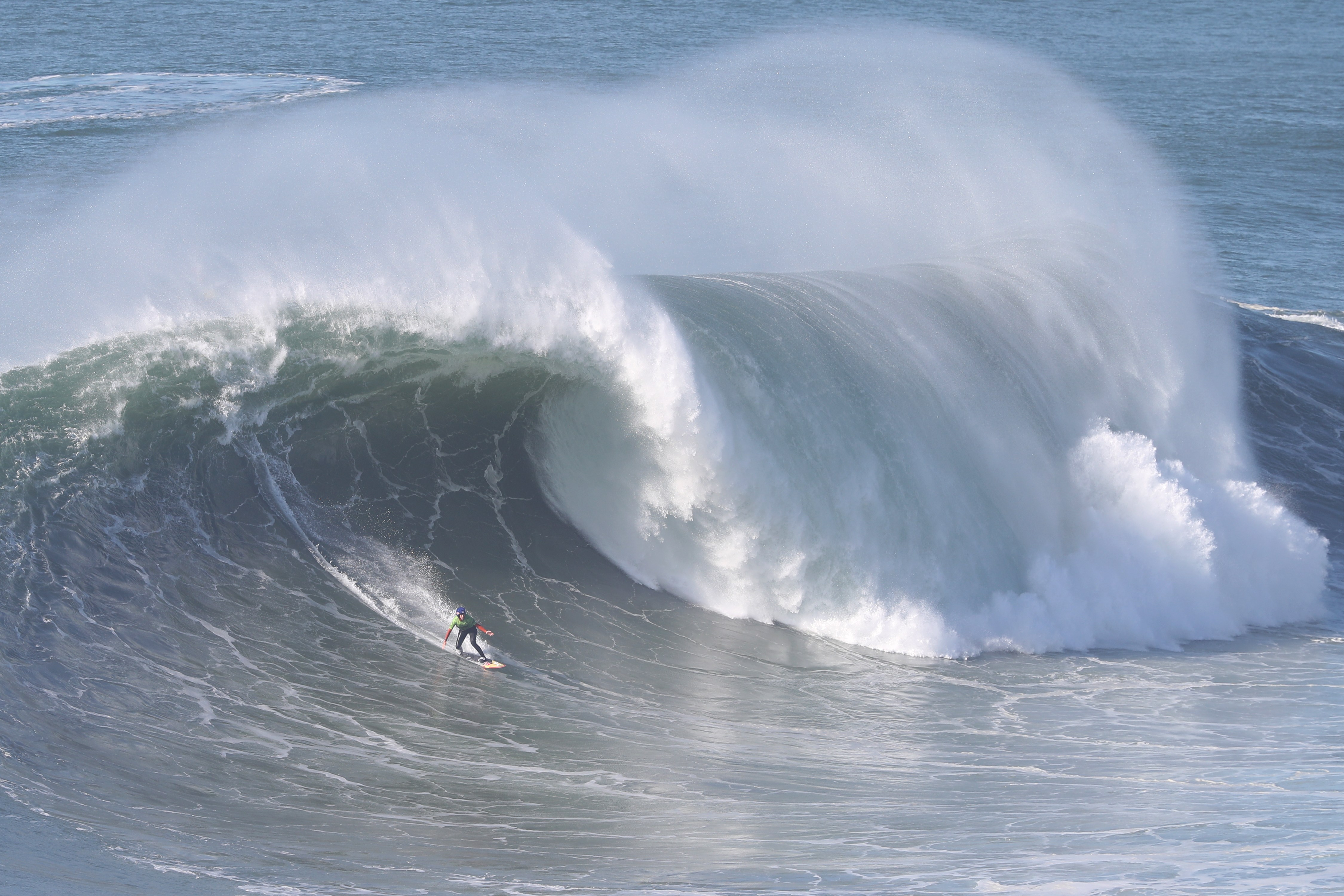 冲浪——征服巨浪