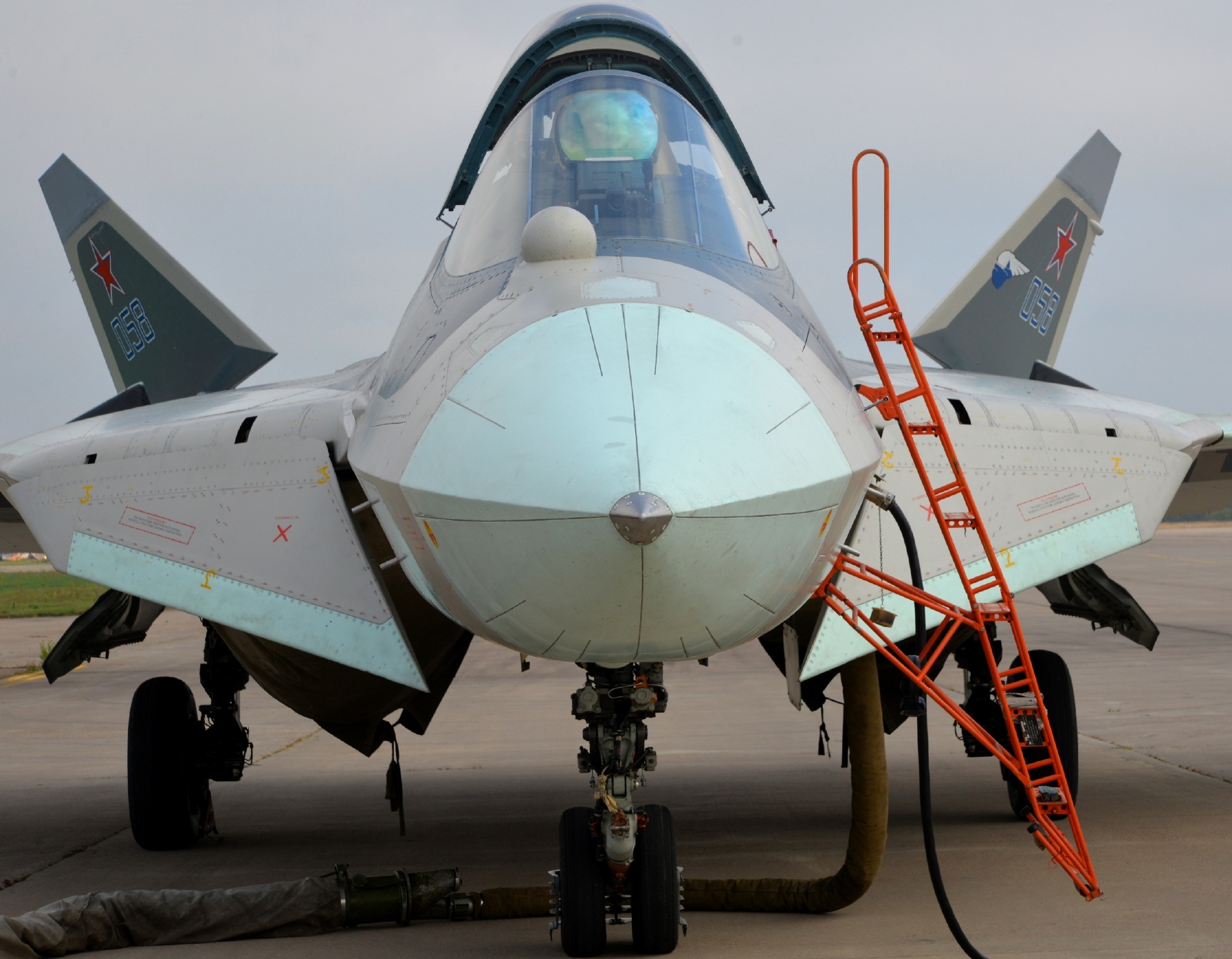 苏-57战斗机细节特写,工艺精湛比欧洲货强,全新产品就是不一样