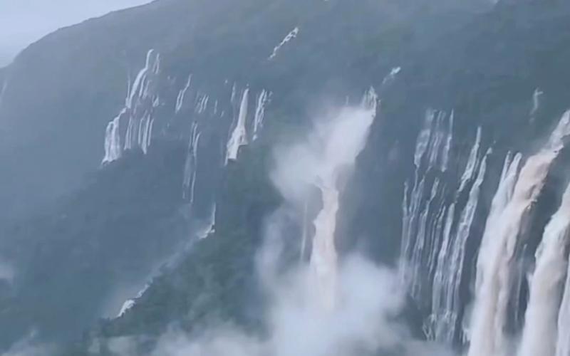 "世界雨极"乞拉朋齐,全球下雨最多的地方,年降水量超2万毫米