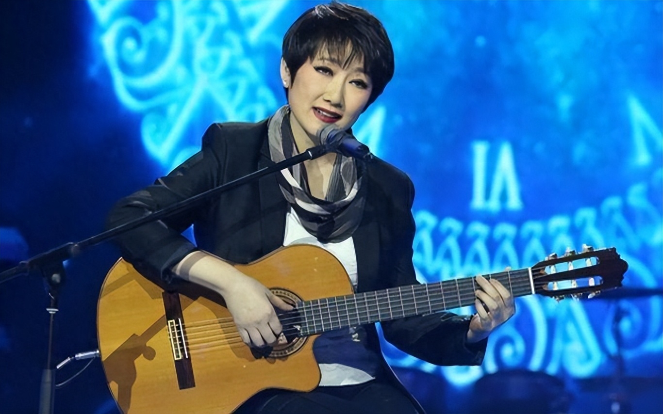 回顾62岁成方圆老成这样子多年后王刚自责说是我对不起圆子