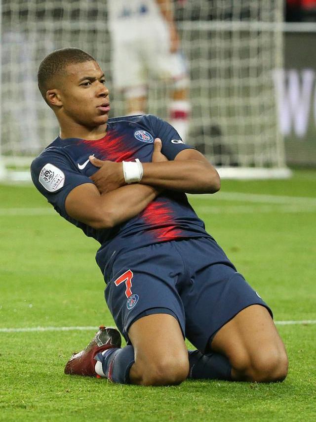 姆巴佩有新欢了!身材颜值完美,两人相差6岁,已在酒店共度春宵