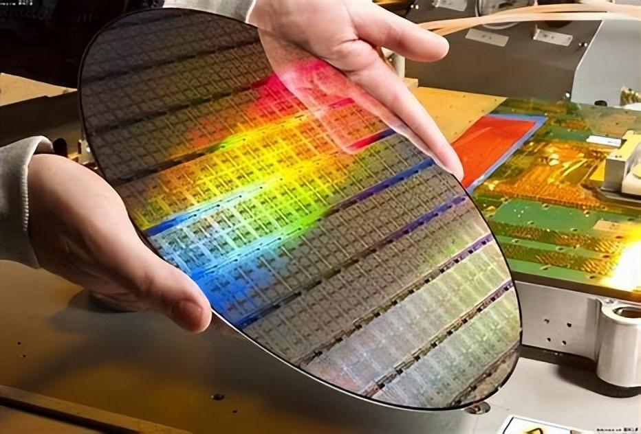 回顾不用光刻机也能生产芯片纳米压印技术的出现到底靠不靠谱