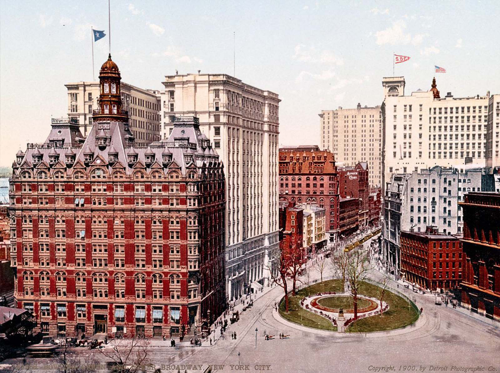 这篇文章介绍了一组100年前的美国纽约彩色老照片,这些照片展示了当时