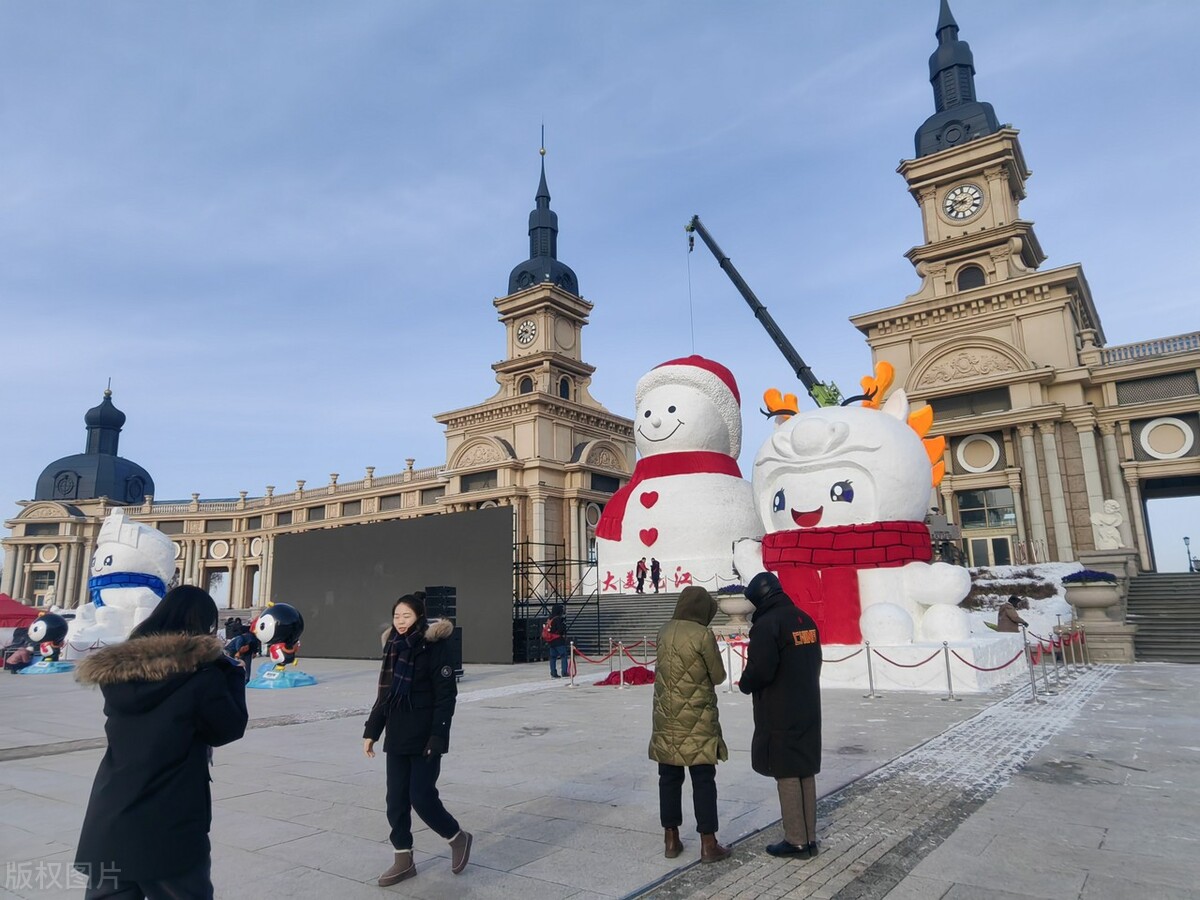 群力音乐公园大雪人图片