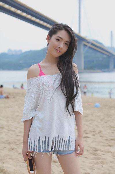 清纯女神郭碧婷登《男人帮》封面,穿比基尼大秀好身材