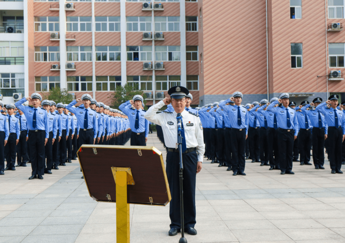 警校面试图片