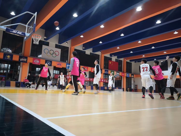 明日之星体育俱乐部举行迎新春篮球友谊赛