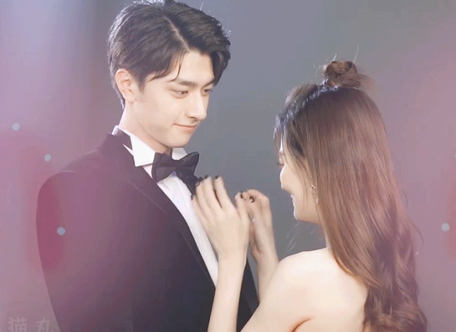 被徐璐拽领子拍情侣大片,有谁注意林一的眼神,导演都来不及救场