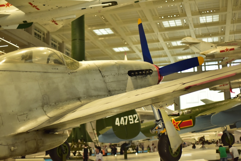 围观北美p-51d-20na"野马"战斗机