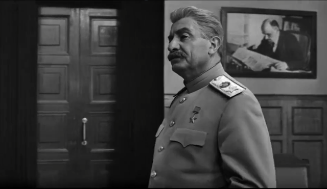 苏联电影《解放》中的斯大林扮演者是谁?揭秘电影的副线情节来源