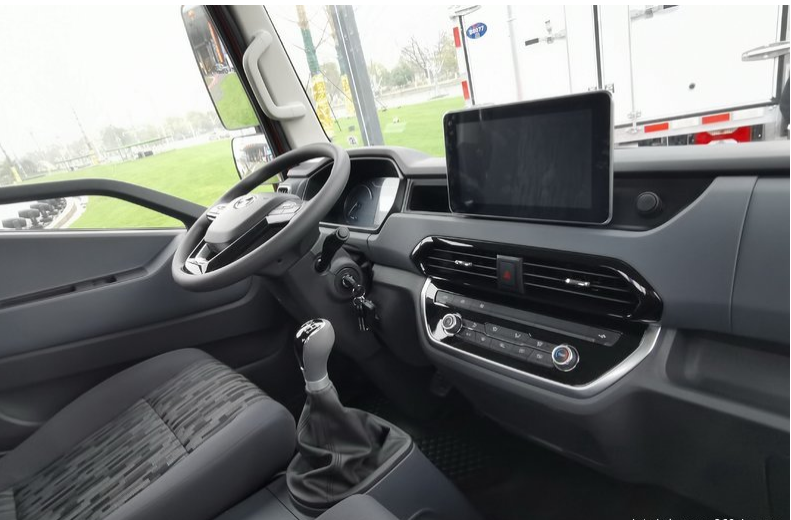 宽体四米二平板货车跃进超越c500介绍