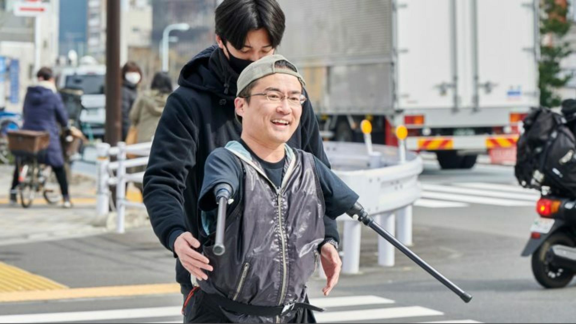 日本励志作家天生缺胳膊少腿,婚外情涉及50人,遭日本网友唾弃