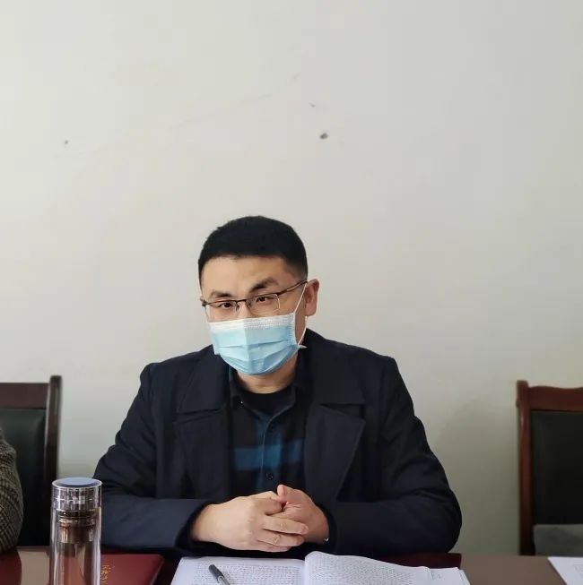 宝兴法院代理院长孙智勇到联系村宣讲十九届六中全会及县党代会精神