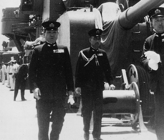 二战日本海军黑色军服图片
