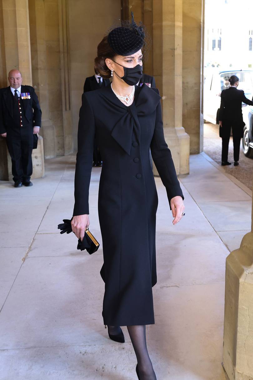 细腻的苏菲伯爵夫人,在菲利普亲王葬礼上穿的丧服,是专门定制的
