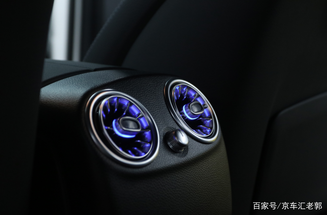 奔驰GLC改装 发光出风口 旋转高音_奔驰舒适进入 尾门