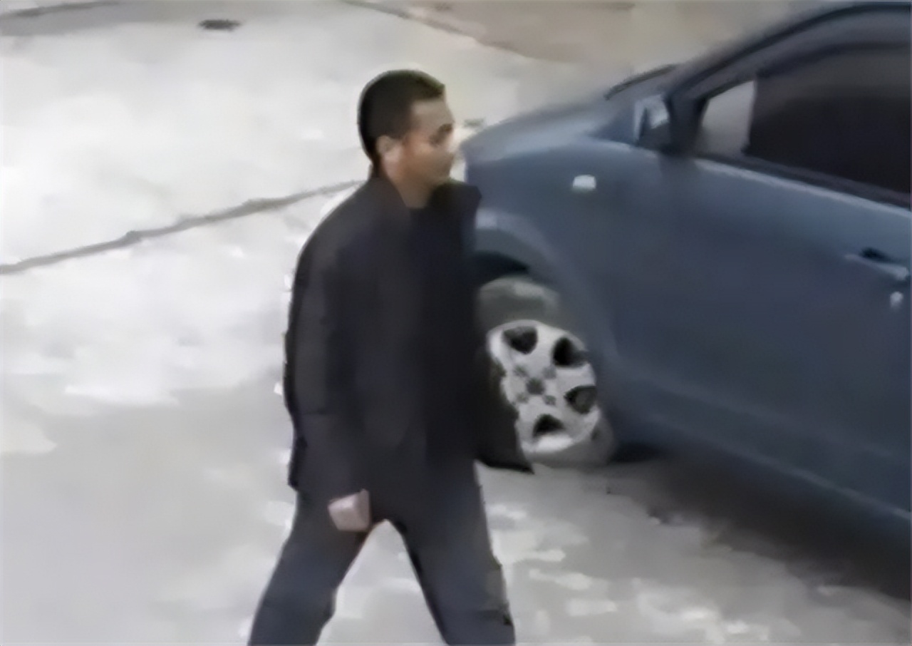 2006年袁宝璟走下法庭,和妻子见面后,执行死刑