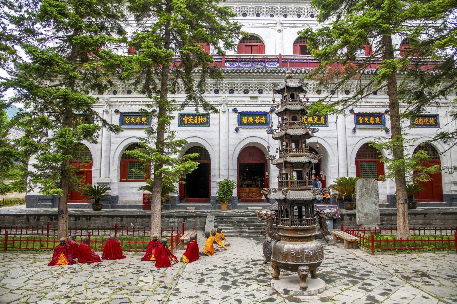 走进五台山(一):显通寺,塔院寺,菩萨顶