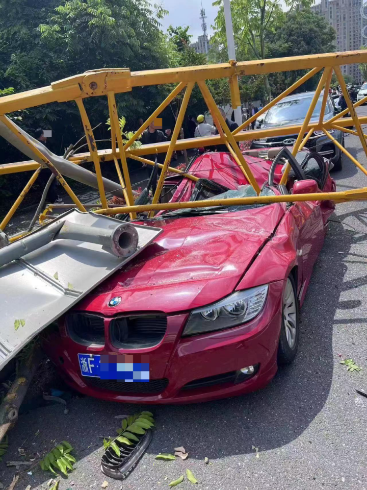 近几天塔吊事故也太多了,工友注意安全