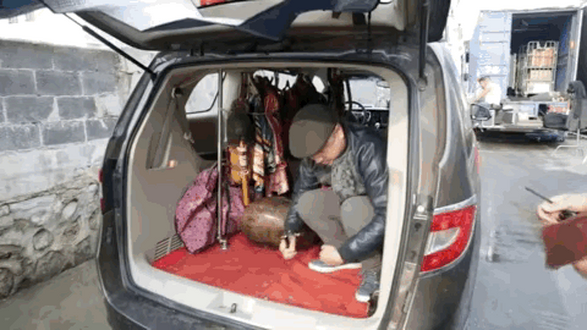 当年,徐峥和陶慧扮演的"阿凡达",在车内拍摄了一场亲密戏.