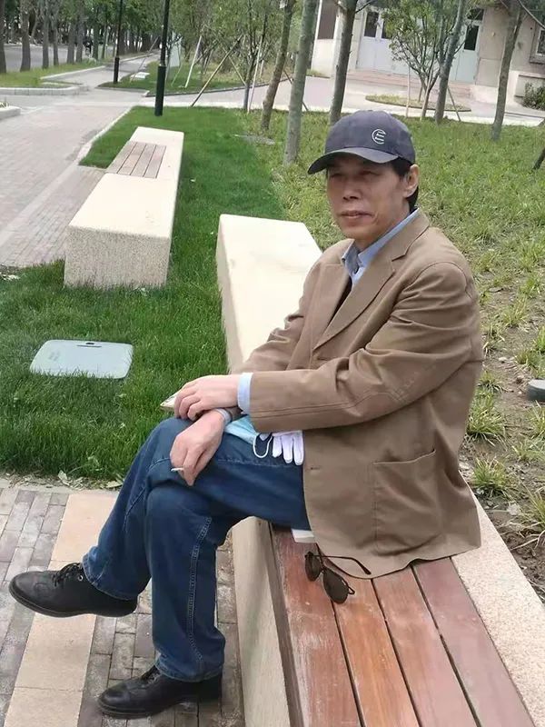 解志熙:抽菸谑谈录