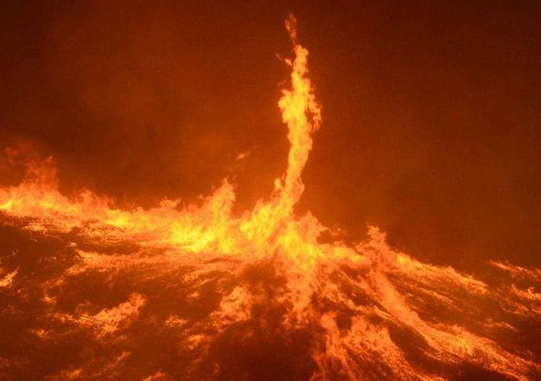 奇闻:通天彻地,龙卷风加强版,火焰龙卷风曾在美造成1000人死亡