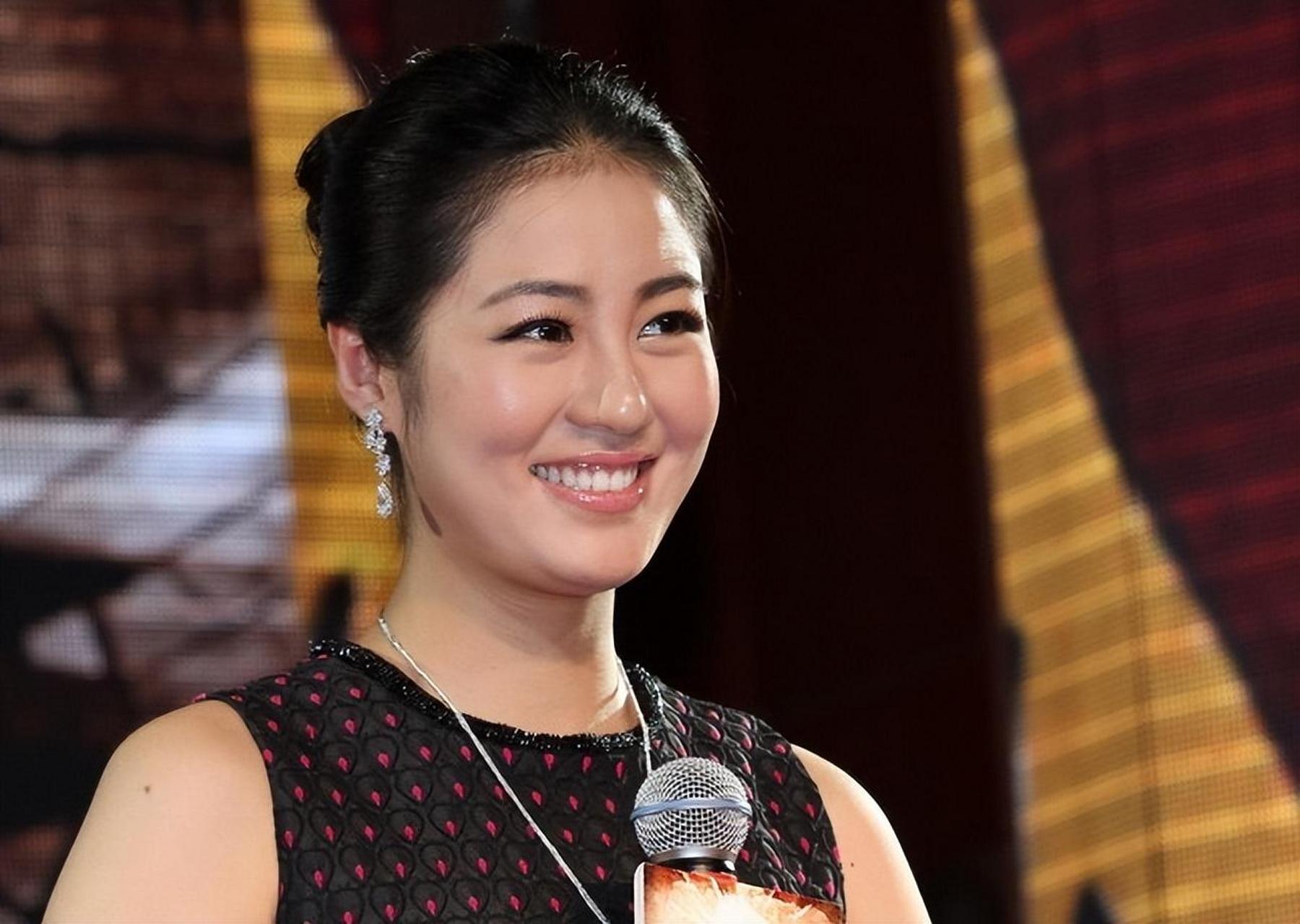 王小蒙离婚真相曝光,和赵本山脱不了干系,背后原因是什么?