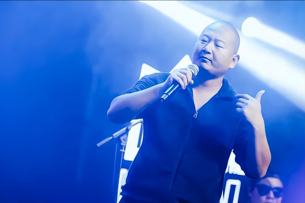 一场演出35万还要飞机接送的阿giao,如今出场费减半也没人请吗?