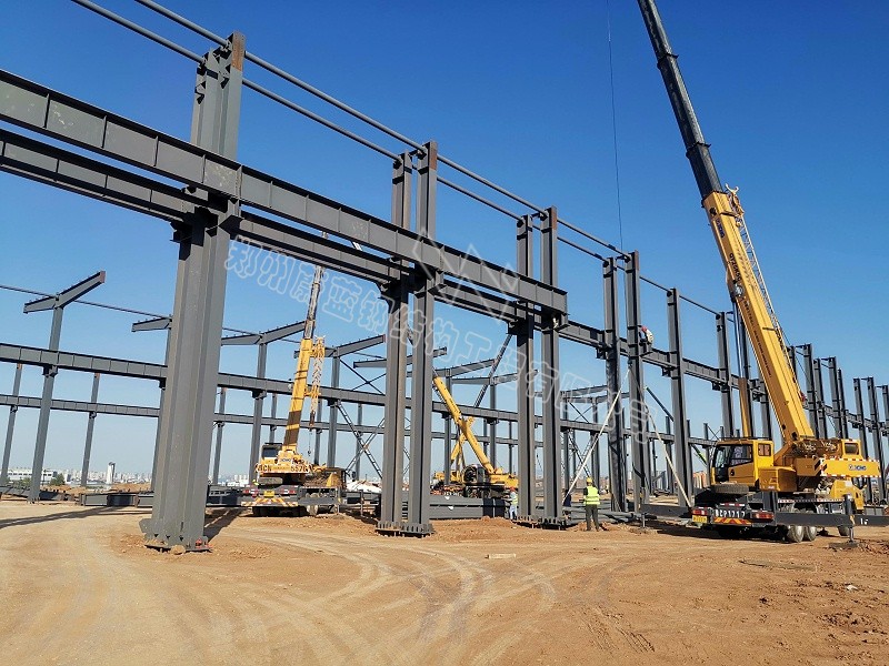 蔚蓝钢构百科:钢结构厂房工程中柱间支撑的作用是什么