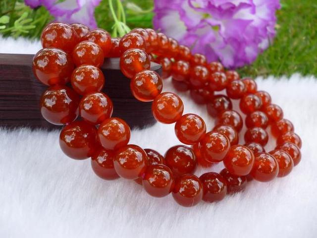 佩戴什么材质的手串更有品味?