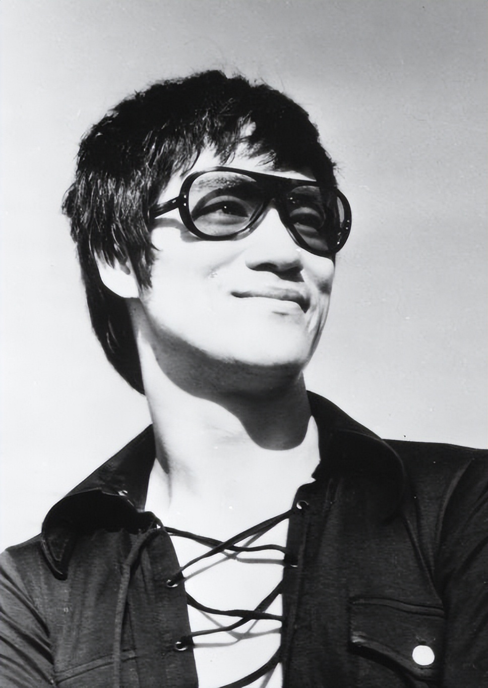 龙的重生小说之2 为什么李小龙去世,要葬在西雅图公墓?