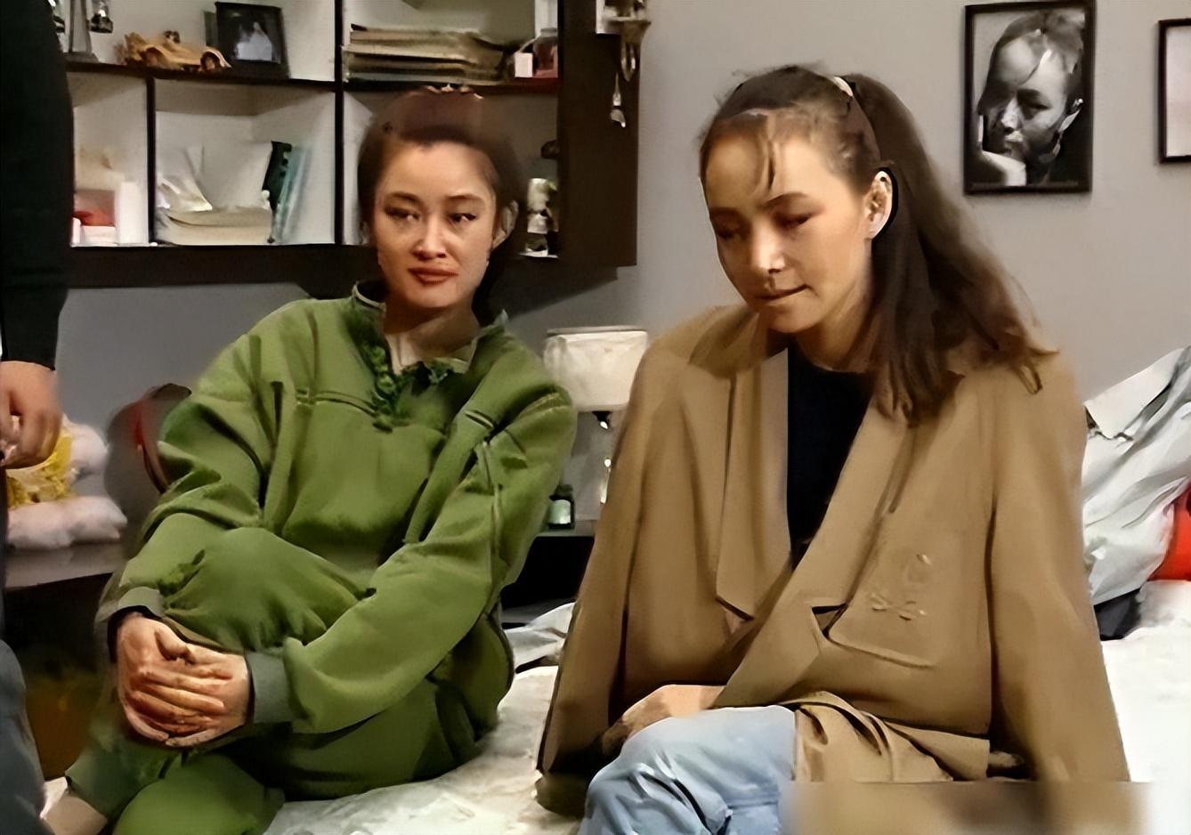 很快,盖丽丽的丈夫曹华益立刻站出来公开声明,证实盖丽丽与这起吸毒案