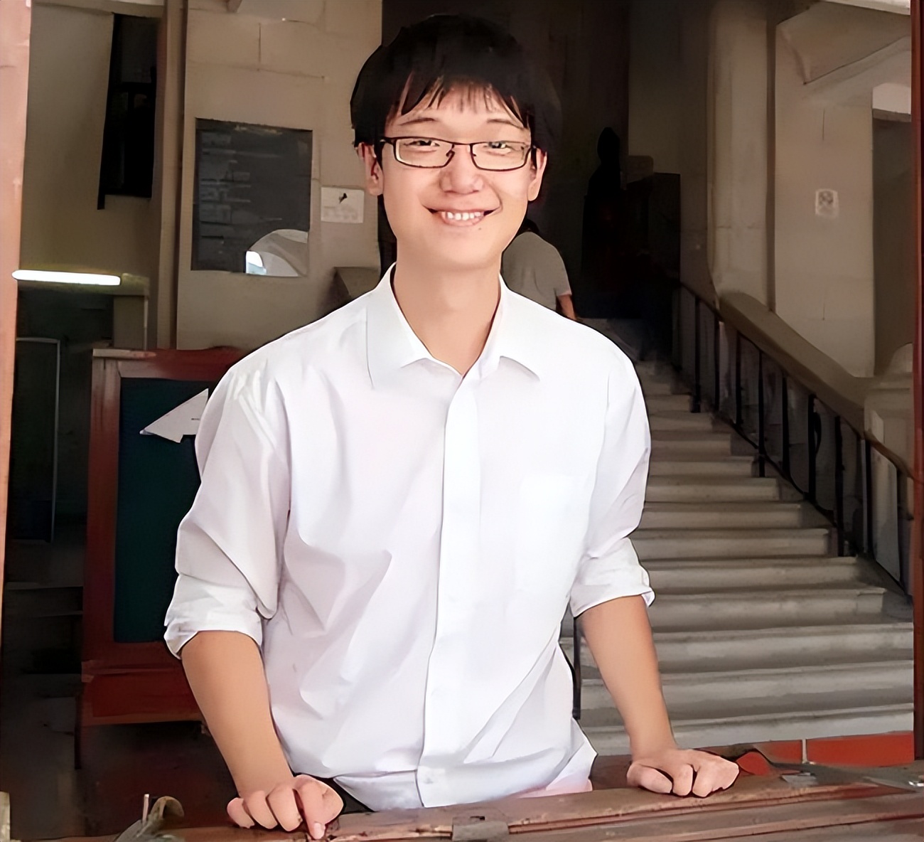 高考状元李泰伯,703分被11所国外名校拒收,时隔多年:感谢拒绝