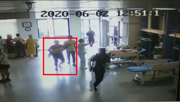 推荐祖孙都中招！吃了这道家常菜，4岁男孩紧急抢救，奶奶心跳慢至40次/分