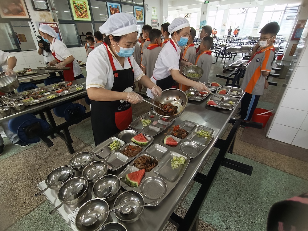 摸排口味,记录跟进 江油一学校将"光盘行动"进行到底