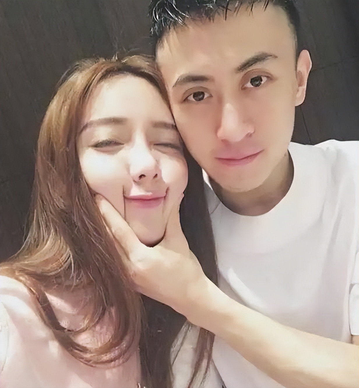 会让王思聪也有点忌惮秦奋的身家秦奋的父亲秦勉是招商集团的董事长