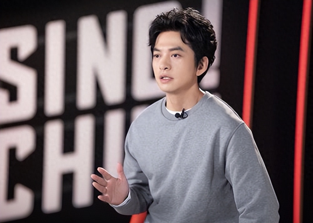 回顾现在发现李健不仅是好声音最有智慧的导师也是大赢家