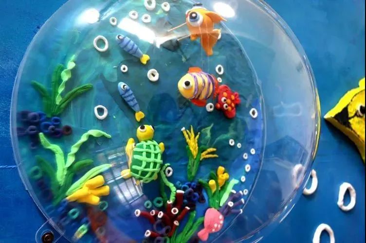 宇航员,变形金刚,海洋世界……你能相信这些都是废旧纸盒变的吗?