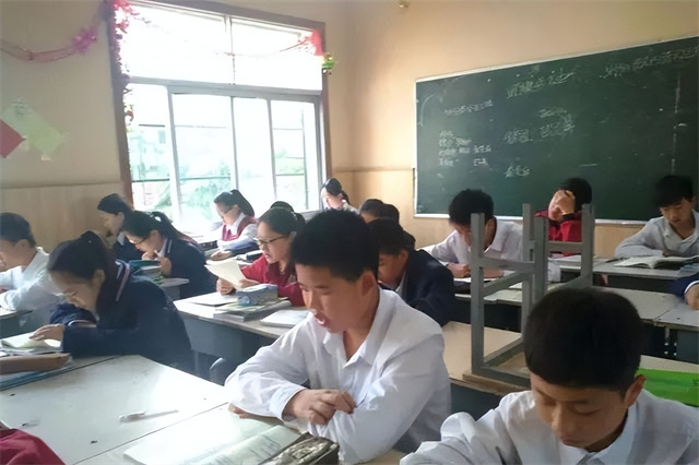 21年河南高考状元彭子年:沉迷打游戏考732分,这种方式值得借鉴